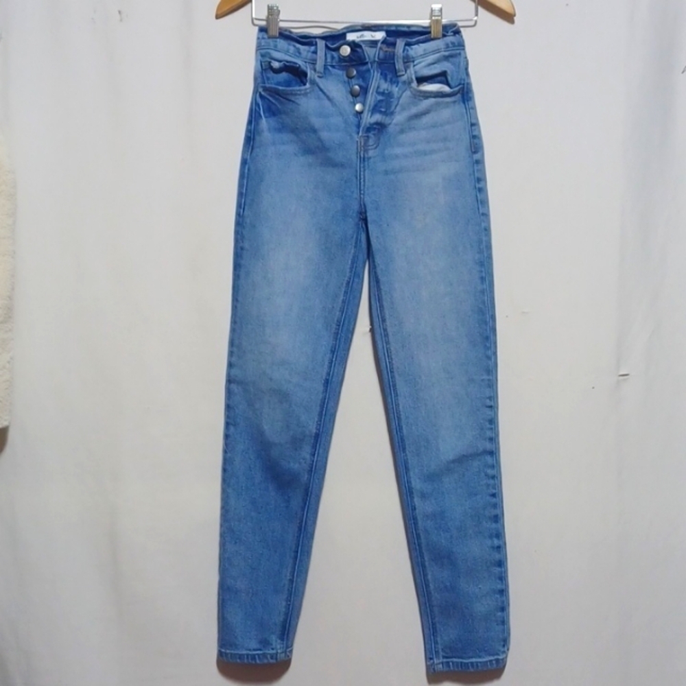 Willow & Root WOMENS jeans  in a beautiful blue demin stretch 💙